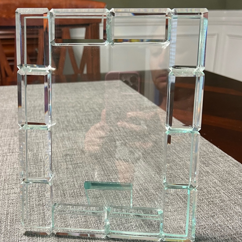 Elegant Glass Photo Frame, holds 5x7” photo. Perfect for framing a special event - Picture 2 of 11